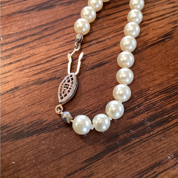 Vintage Pearl Necklace - Picture 6 of 6